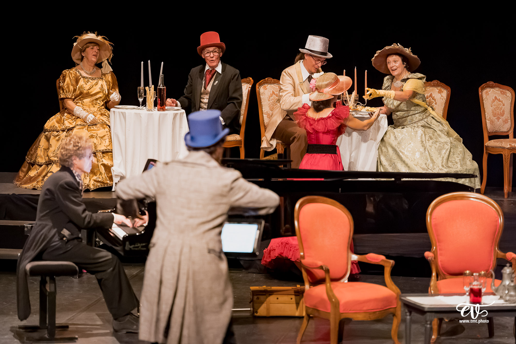DANS LE SALON DE ROSSINI